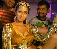 24 mani neram tamil actress ilavarasi hot video hd 24 mani neram tamil actress ilavarasi hot video hd